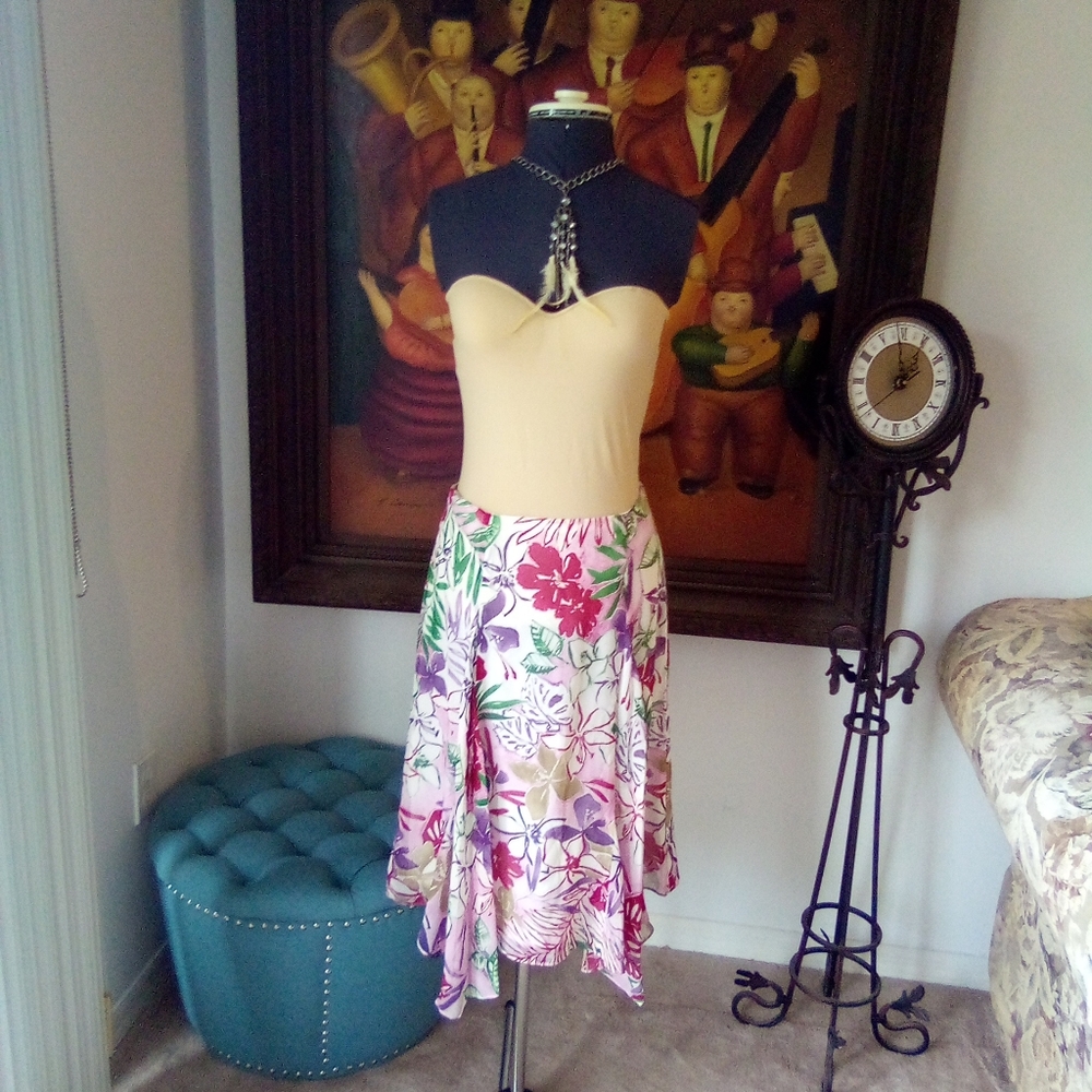Kenneth Cole 💯% Silk Floral Skirt